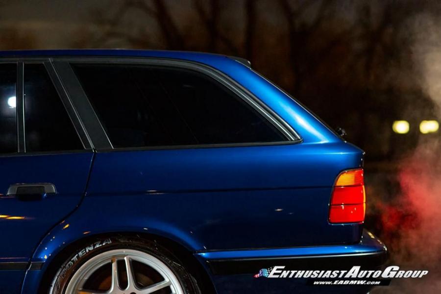 Детали экстерьера BMW M5 Touring (Avus Blue) (WBSHJ91070BL01767) (E34) 1994 года  (фото 8 из 100)
